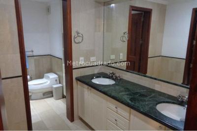 Apartamento de 3 alcobas en venta en Chico Norte, Bogotá, 224 m² · foto 6 de 20