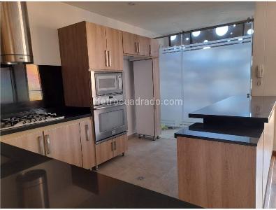 Apartamento de 4 alcobas en venta en Rincon Del Chico, Bogotá, 200 m² · foto 4 de 13