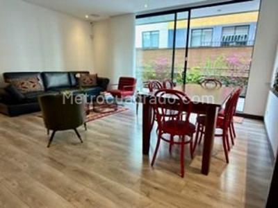 Apartamento de 2 alcobas en venta en Chico Norte, Bogotá, 130 m² · foto 3 de 10