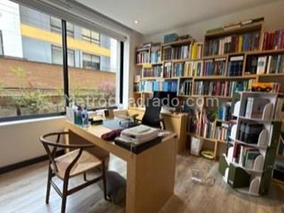 Apartamento de 2 alcobas en venta en Chico Norte, Bogotá, 130 m² · foto 9 de 10