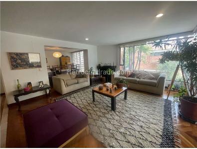 Apartamento de 3 alcobas en venta en El Retiro, Bogotá, 145 m² · foto 1 de 11