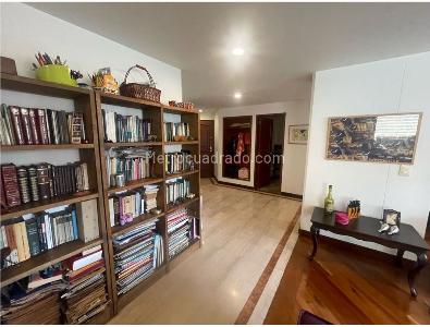 Apartamento de 3 alcobas en venta en El Retiro, Bogotá, 145 m² · foto 4 de 11
