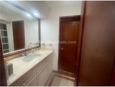 Apartamento de 3 alcobas en venta en El Retiro, Bogotá, 145 m² · foto 9 de 11