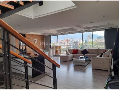 Apartamento de 3 alcobas en venta en Chico Norte Iii, Bogotá, 213 m² · foto 12 de 13