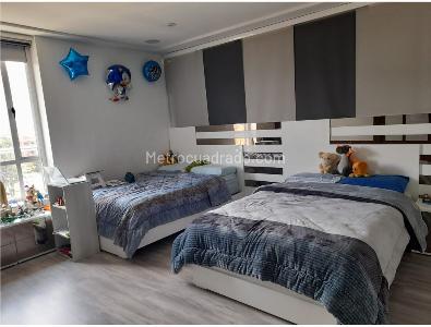 Apartamento de 3 alcobas en venta en Chico Norte Iii, Bogotá, 213 m² · foto 7 de 13