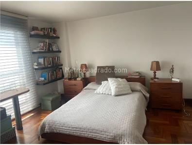 Apartamento de 3 alcobas en venta en El Retiro, Bogotá, 145 m² · foto 7 de 11