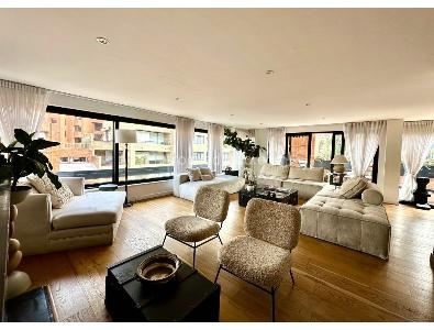 Apartamento de 4 alcobas en venta en Los Rosales, Bogotá, 260 m² · foto 12 de 20