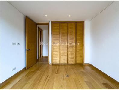 Apartamento de 2 alcobas en venta en Chico Navarra, Bogotá, 80 m² · foto 14 de 16