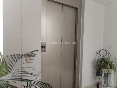Apartamento de 3 alcobas en venta en Chico Santa Barbara, Bogotá, 195 m² · foto 13 de 20