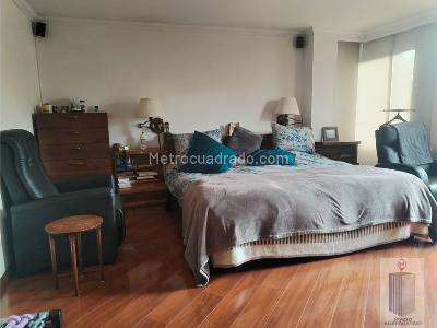 Apartamento de 3 alcobas en venta en Chico Santa Barbara, Bogotá, 195 m² · foto 15 de 20