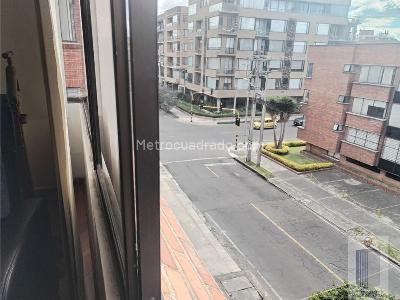 Apartamento de 3 alcobas en venta en Chico Santa Barbara, Bogotá, 195 m² · foto 17 de 20