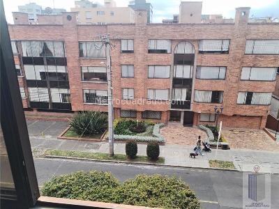 Apartamento de 3 alcobas en venta en Chico Santa Barbara, Bogotá, 195 m² · foto 18 de 20