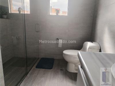 Apartamento de 3 alcobas en venta en Chico Santa Barbara, Bogotá, 195 m² · foto 6 de 20