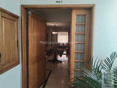 Apartamento de 3 alcobas en venta en Chico Santa Barbara, Bogotá, 195 m² · foto 8 de 20