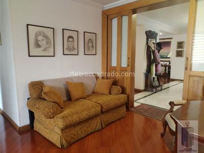 Apartamento de 3 alcobas en venta en Chico Santa Barbara, Bogotá, 195 m² · foto 11 de 20
