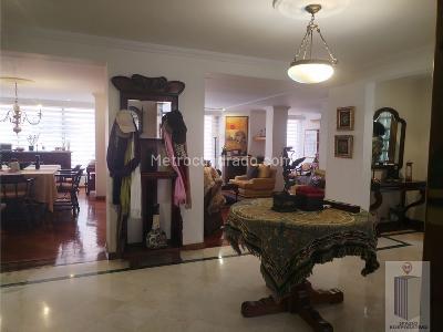 Apartamento de 3 alcobas en venta en Chico Santa Barbara, Bogotá, 195 m² · foto 4 de 20