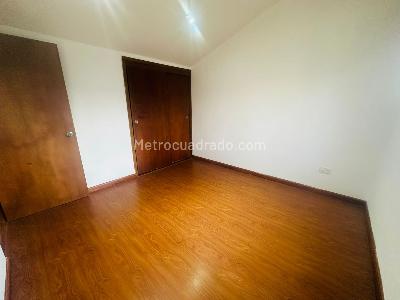 Casa de 3 alcobas en venta en Villas Del Prado, Bogotá, 137 m² · foto 2 de 20