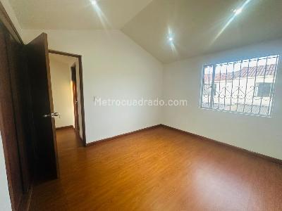 Casa de 3 alcobas en venta en Villas Del Prado, Bogotá, 137 m² · foto 3 de 20