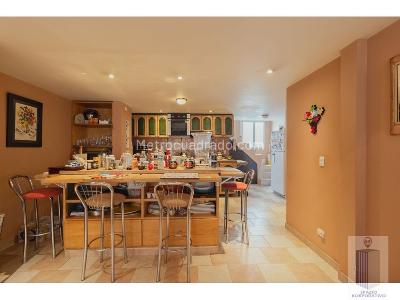 Apartamento de 3 alcobas en venta en Chico Reservado, Bogotá, 310 m² · foto 18 de 20