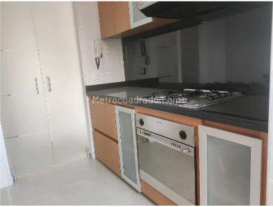 Apartamento de 2 alcobas en venta en Chico Norte, Bogotá, 76 m² · foto 3 de 20