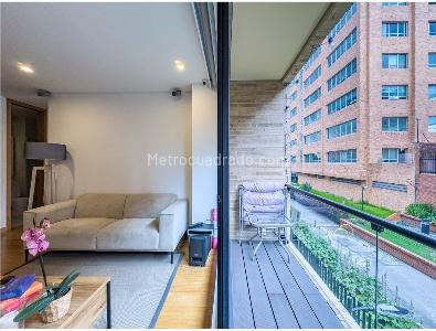 Apartamento de 2 alcobas en venta en Chico Navarra, Bogotá, 93 m² · foto 2 de 19