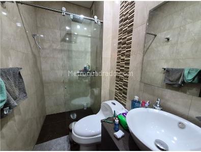 Apartamento de 2 alcobas en venta en Santa Barbara, Bogotá, 79 m² · foto 6 de 13