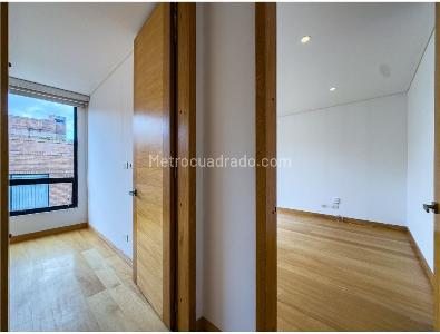 Apartamento de 2 alcobas en venta en Chico Navarra, Bogotá, 80 m² · foto 12 de 20