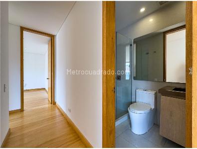 Apartamento de 2 alcobas en venta en Chico Navarra, Bogotá, 80 m² · foto 7 de 20