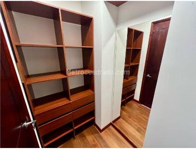 Apartamento de 3 alcobas en venta en Cerros Del Country, Bogotá, 230 m² · foto 16 de 20