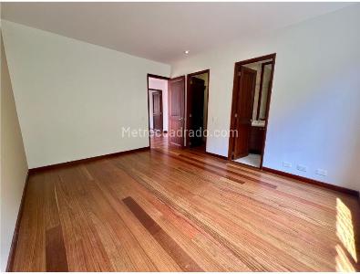 Apartamento de 3 alcobas en venta en Cerros Del Country, Bogotá, 230 m² · foto 4 de 20