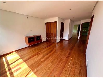 Apartamento de 3 alcobas en venta en Cerros Del Country, Bogotá, 230 m² · foto 5 de 20