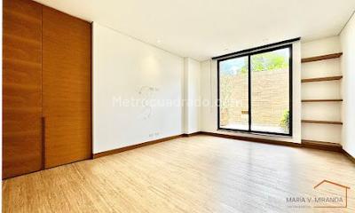 Apartamento de 2 alcobas en venta en Santa Barbara Alta, Bogotá, 157 m² · foto 10 de 13