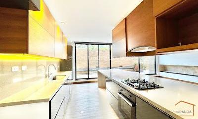 Apartamento de 2 alcobas en venta en Santa Barbara Alta, Bogotá, 157 m² · foto 11 de 13