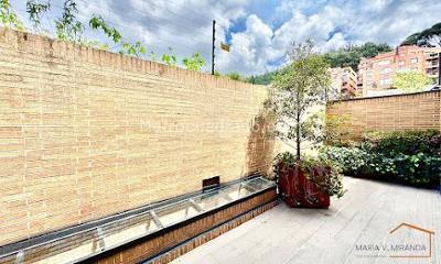 Apartamento de 2 alcobas en venta en Santa Barbara Alta, Bogotá, 157 m² · foto 7 de 13