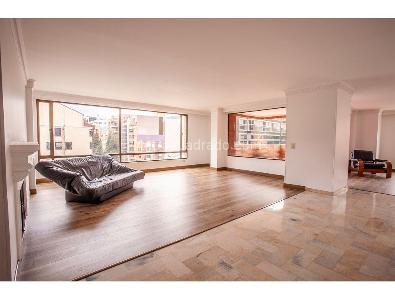 Apartamento en venta en Chico Norte, Bogotá · foto 4 de 13