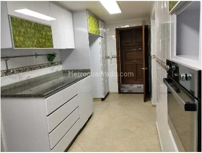 Apartamento de 3 alcobas en venta en Los Rosales, Bogotá, 252 m² · foto 10 de 19