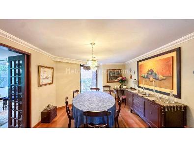 Apartamento de 3 alcobas en venta en Los Rosales, Bogotá, 252 m² · foto 6 de 19