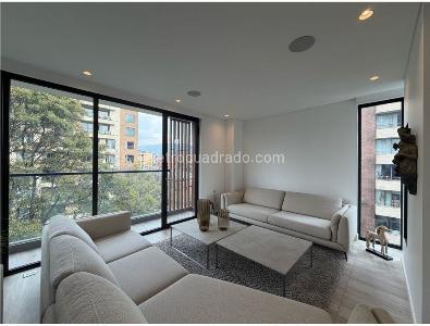 Apartamento de 3 alcobas en venta en Los Rosales Chico, Bogotá, 171 m² · foto 4 de 18