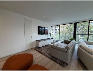 Apartamento de 3 alcobas en venta en Los Rosales Chico, Bogotá, 171 m² · foto 5 de 18