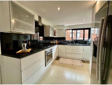 Apartamento de 4 alcobas en venta en Los Rosales, Bogotá, 370 m² · foto 11 de 20