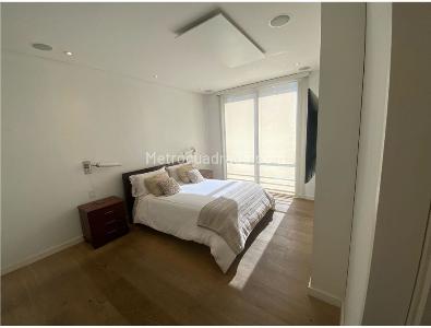 Apartamento de 2 alcobas en venta en Los Rosales, Bogotá, 137 m² · foto 17 de 18
