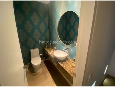 Apartamento de 2 alcobas en venta en Los Rosales, Bogotá, 137 m² · foto 18 de 18