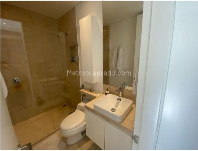 Apartamento de 2 alcobas en venta en Los Rosales, Bogotá, 137 m² · foto 2 de 18