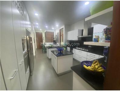 Apartamento de 3 alcobas en venta en Los Rosales, Bogotá, 290 m² · foto 3 de 20
