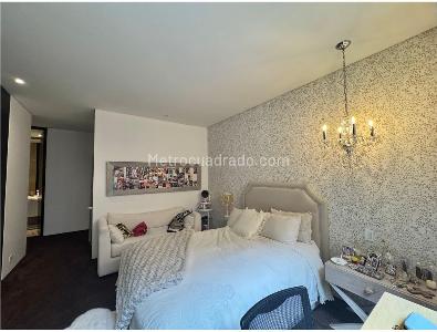 Apartamento de 3 alcobas en venta en Los Rosales, Bogotá, 327 m² · foto 12 de 20