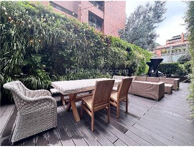 Apartamento de 3 alcobas en venta en Los Rosales, Bogotá, 327 m² · foto 2 de 20