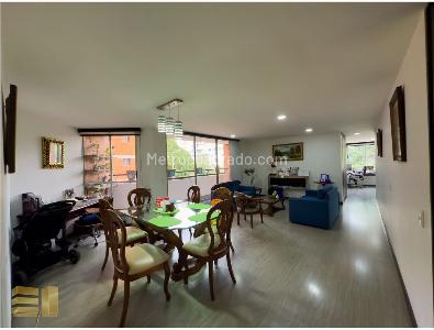 Apartamento en venta en Chico Norte, Bogotá · foto 2 de 13