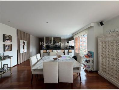 Apartamento de 3 alcobas en venta en Los Rosales Chico, Bogotá, 175 m² · foto 10 de 20