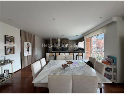 Apartamento de 3 alcobas en venta en Los Rosales Chico, Bogotá, 175 m² · foto 12 de 20