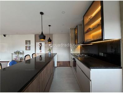 Apartamento de 3 alcobas en venta en Los Rosales Chico, Bogotá, 175 m² · foto 14 de 20